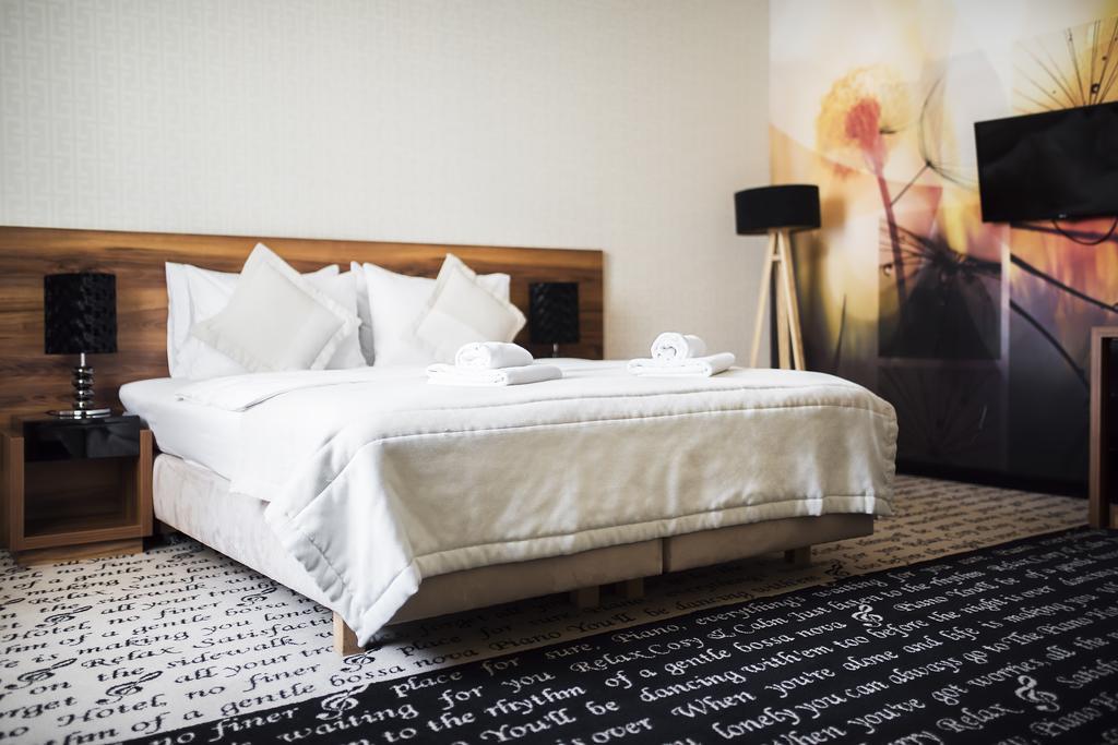 Hotel Piano ルブリン エクステリア 写真